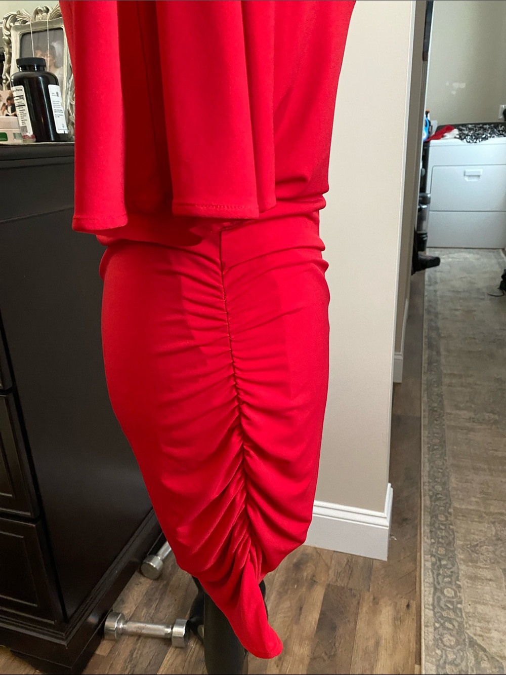 Moda International One-Shoulder Red Ruched Cocktail Dress - Picture 2 of 4
